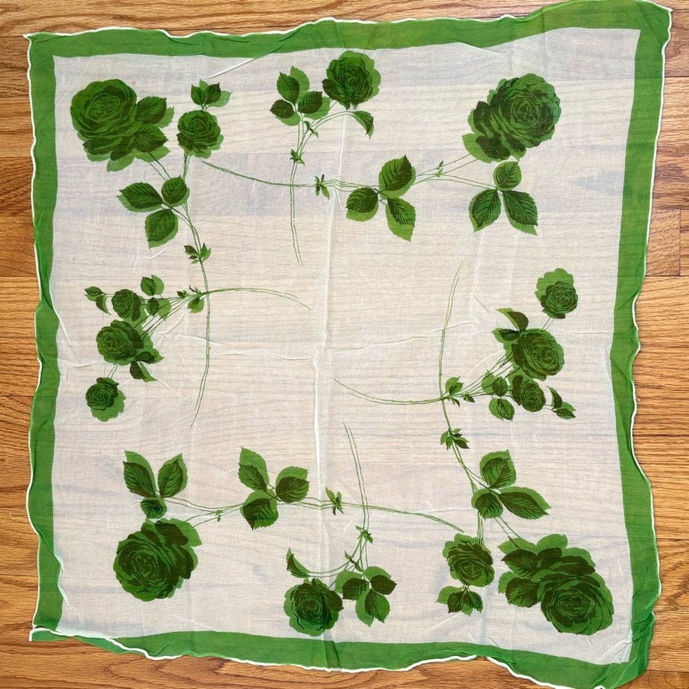 Vintage semi sheer, silky, crêpe, precious floral green rose printed scarf - Picture 5 of 14